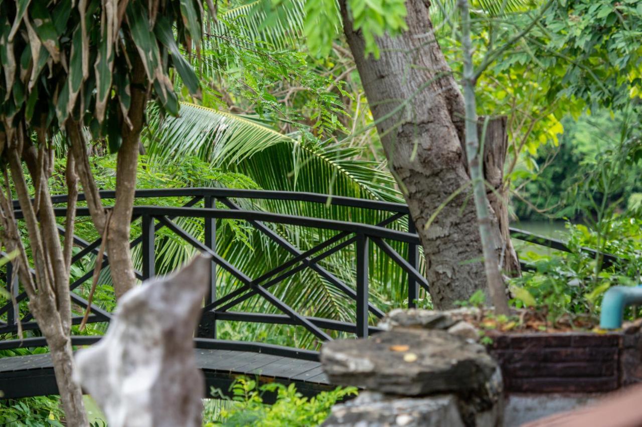 Hotel Ratmanee House Kanchanaburi Exterior foto