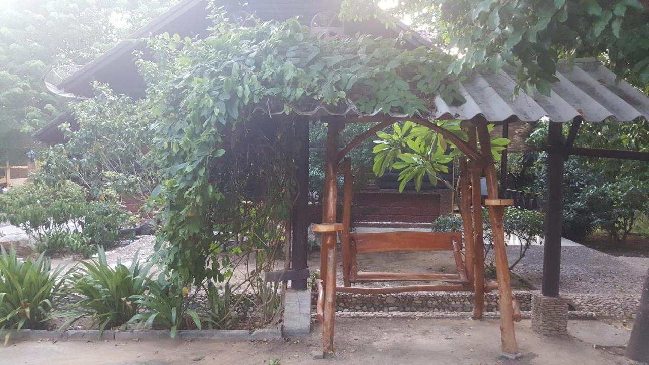 Hotel Ratmanee House Kanchanaburi Exterior foto